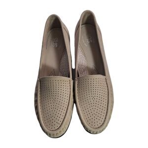 EUC SAS Sz 9M Tan Leather Loafer Shoe Simply Womens Slip On Comfort Walking USA